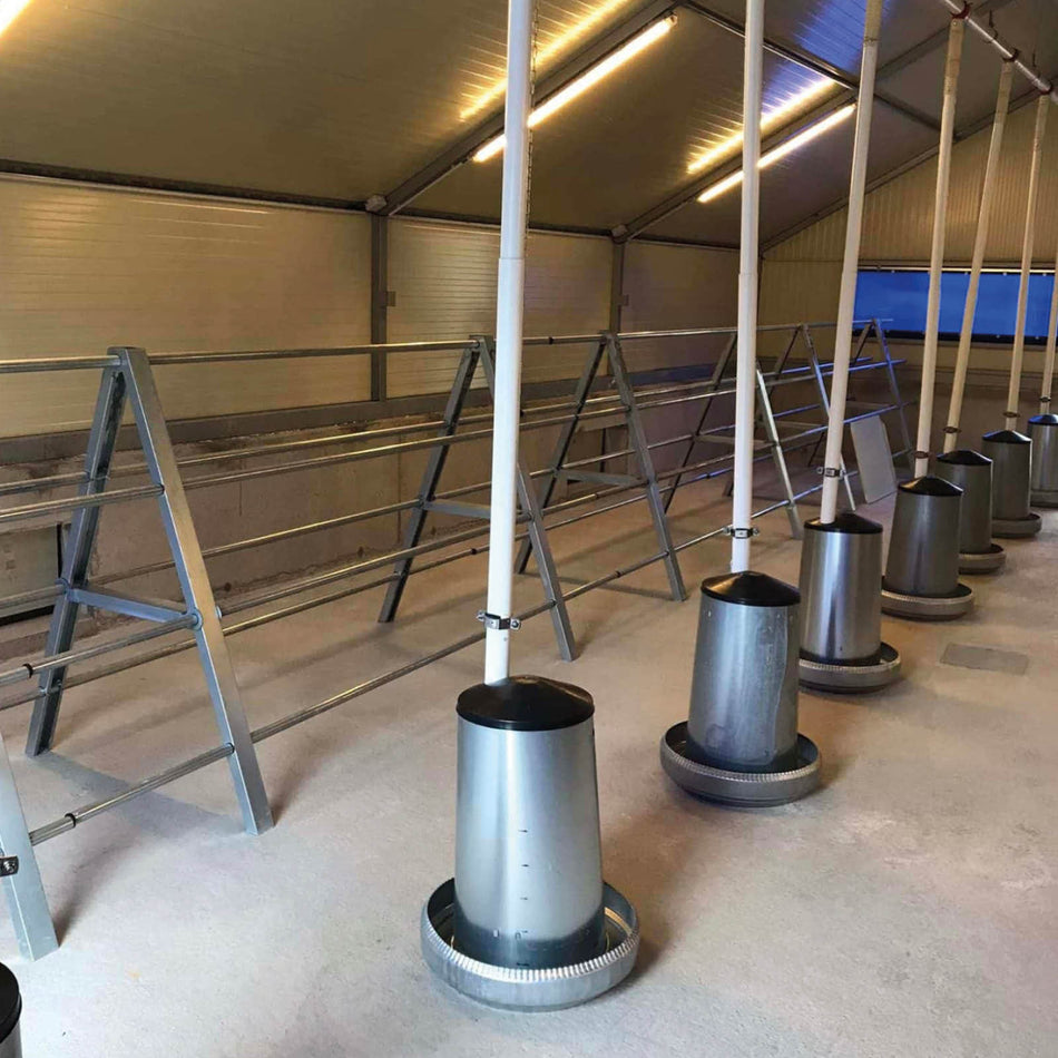 Pyramidenförmige klappbare Sitzstangen in zwei Größen